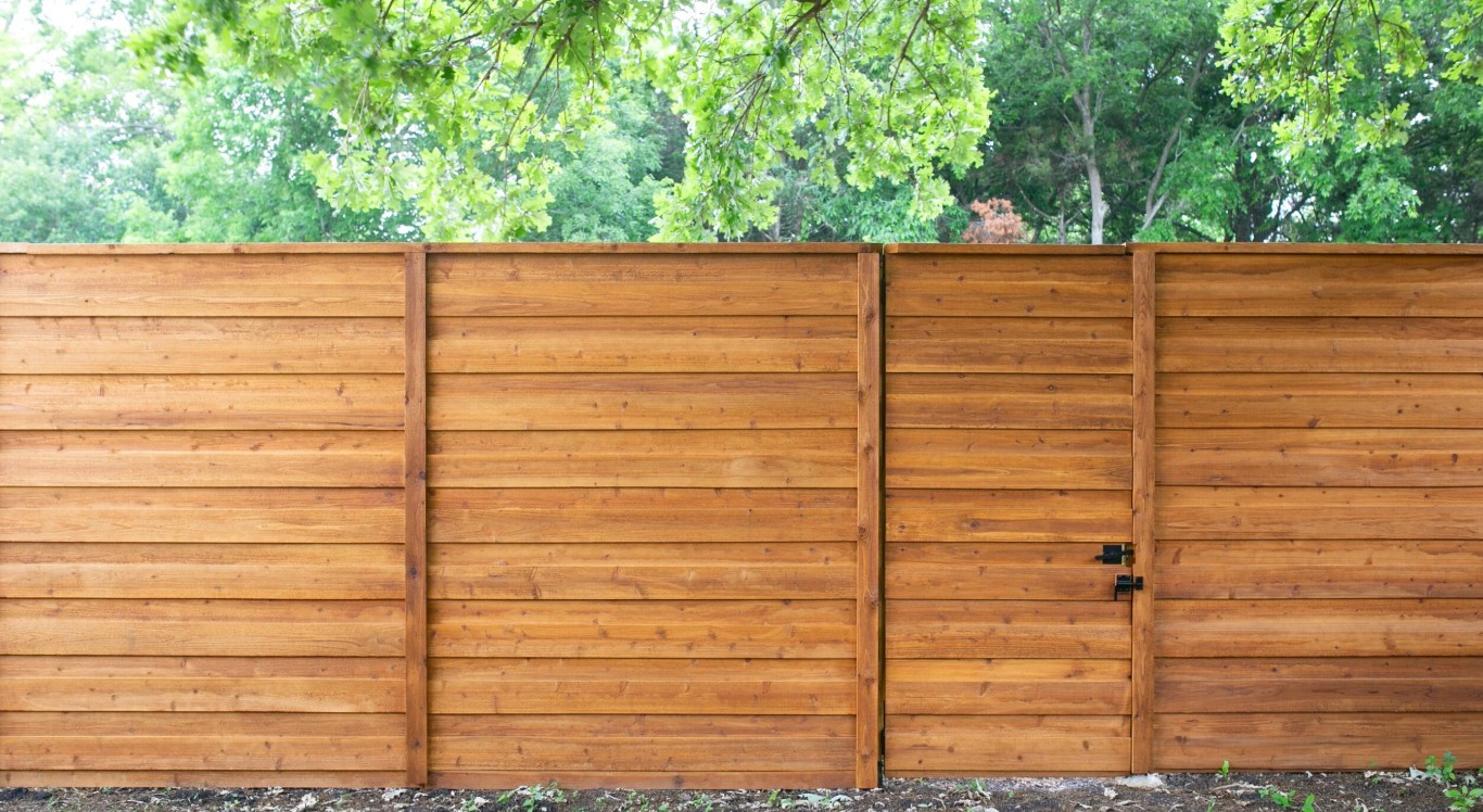 Beautiful durable wood fence built to last in Santa Clarita