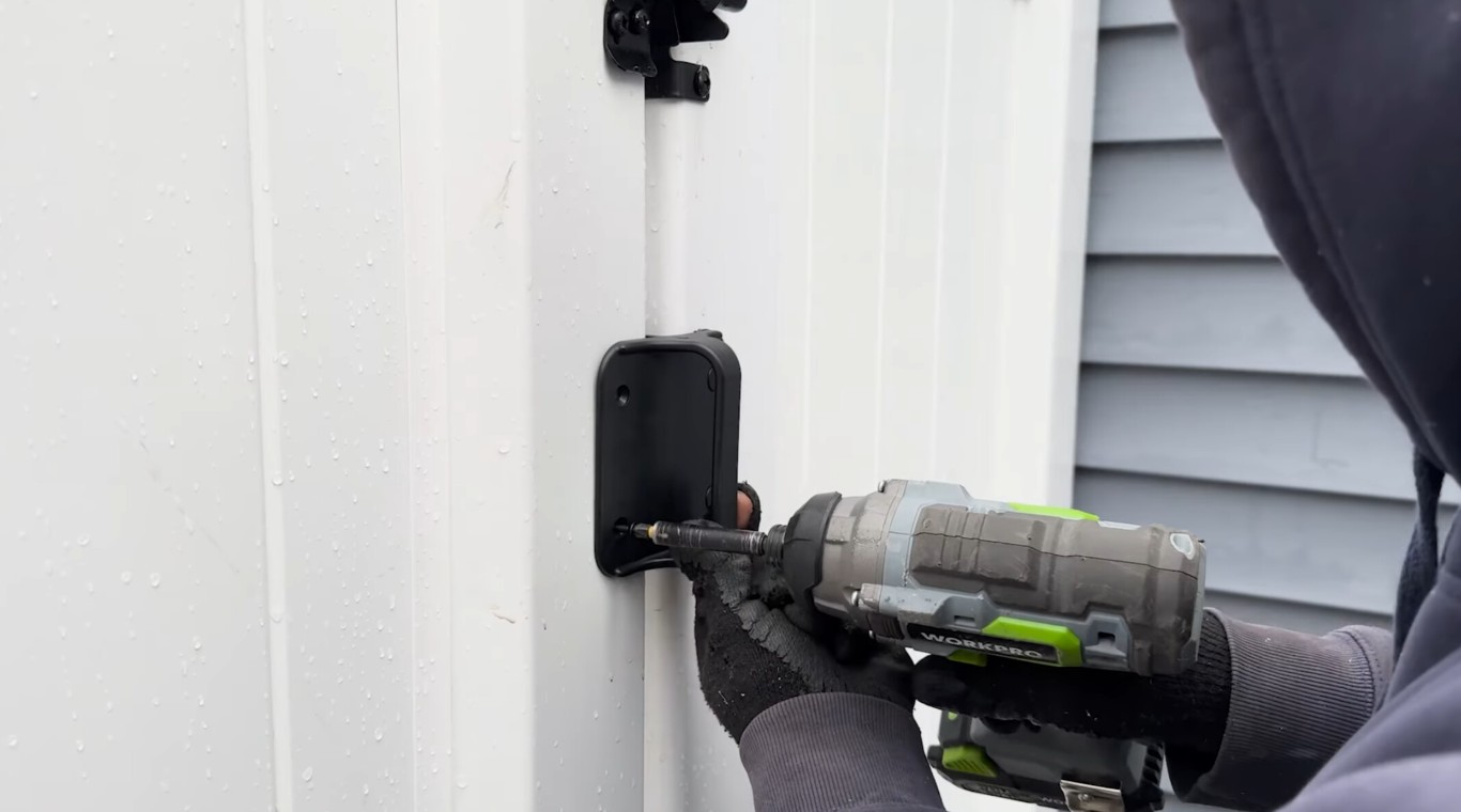 Professional fence installation in Santa Clarita, CA